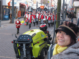 Miaomiao looking at the Carnaval Parade at the Saroleastraat at Heerlen