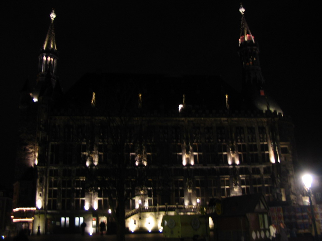 Facade of the City Hall at the Markt square, by night