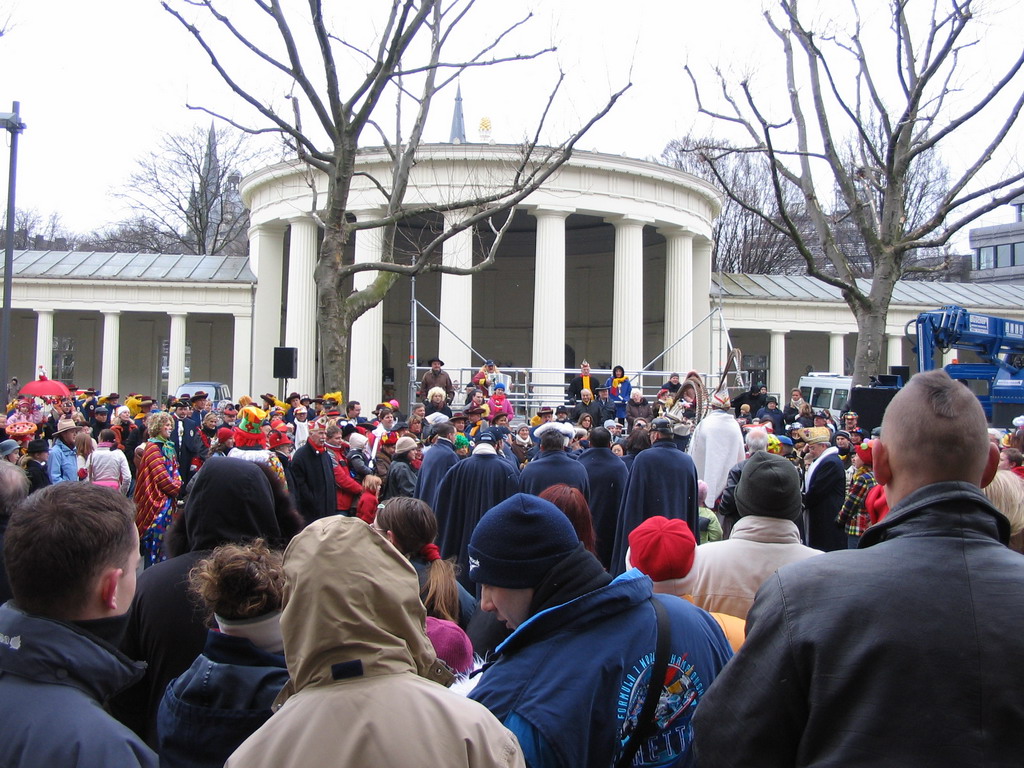 Carnaval Parade in front of the Elisenbrunnen building at the Friedrich-Wilhelm-Platz square