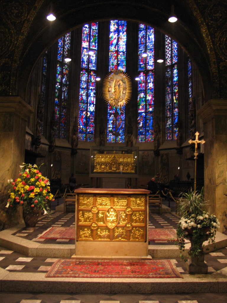 Apse with the main altar, the shrine of Virgin Mary and the Aureole Madonna at the Aachen Cathedral