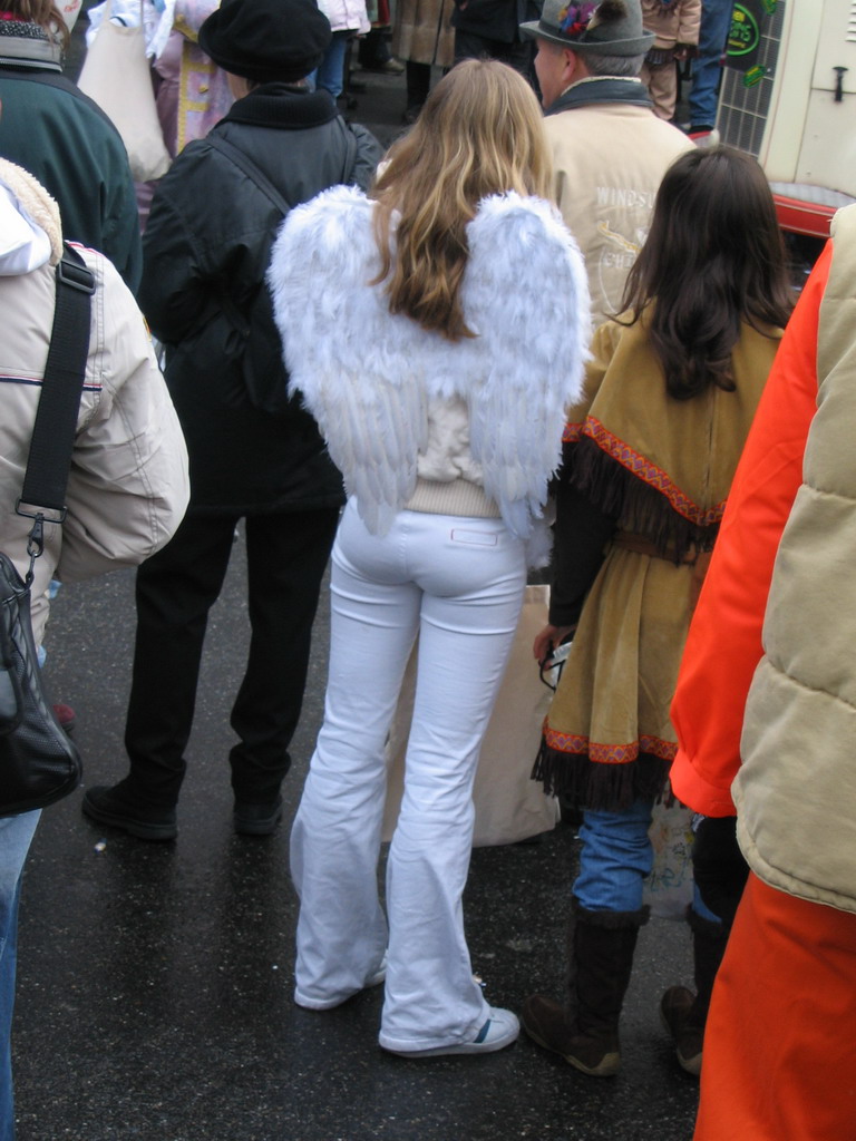 Person with angel wings at the Friedrich-Wilhelm-Platz square