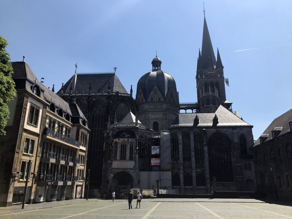 The north side of the Aachen Cathedral at the Katschhof square