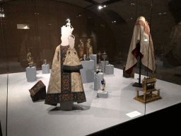 Capes and statuettes at the Lower Floor of the Aachen Cathedral Treasury