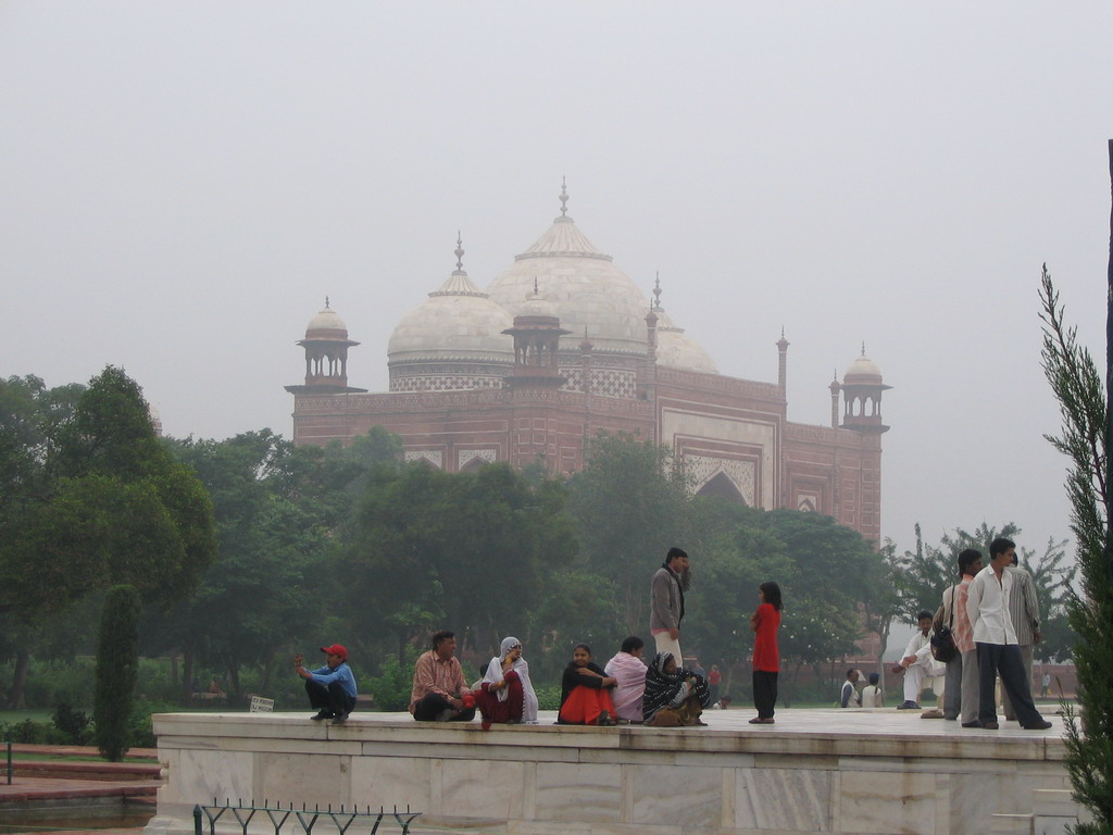 Mosque on the left side of the Taj Mahal