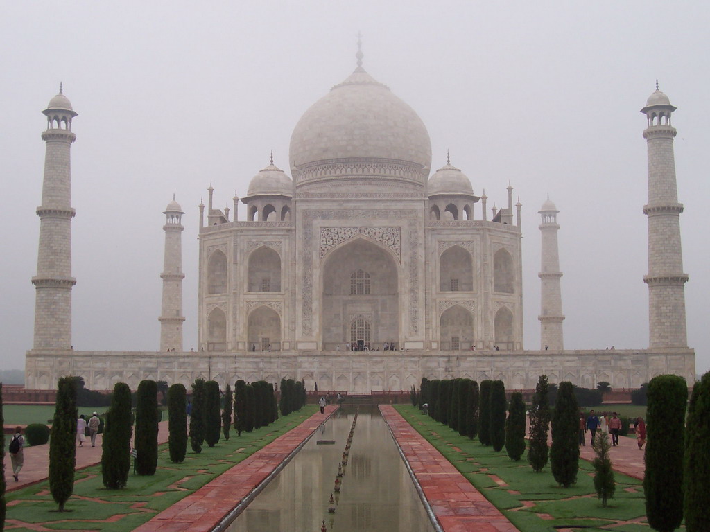 Charbagh Garden with the reflecting pool and the front of the Taj Mahal