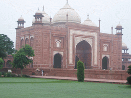 Mosque on the left side of the Taj Mahal