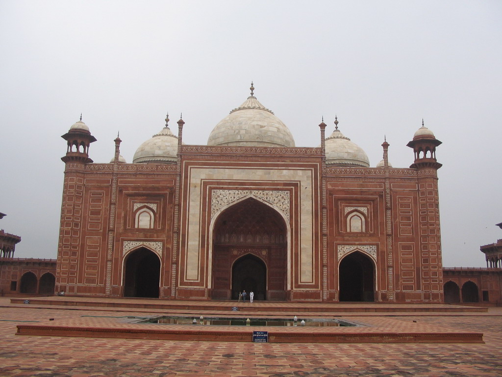 Mosque on the left side of the Taj Mahal