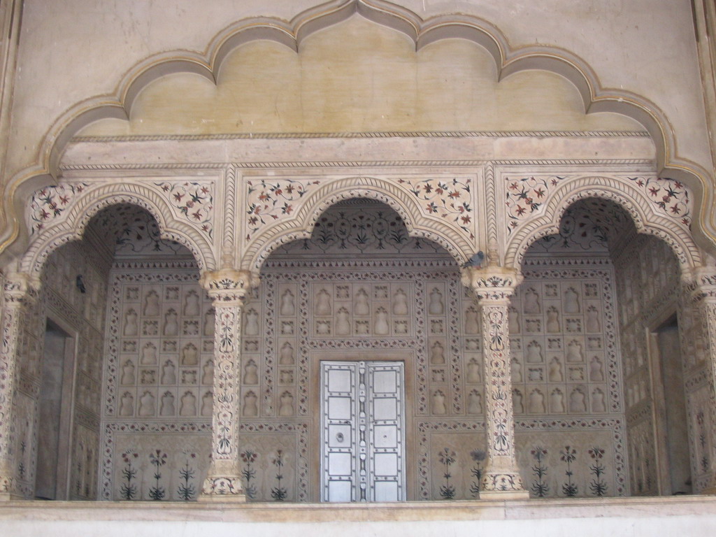 Main platform at the Diwan-I-Am hall at the Agra Fort