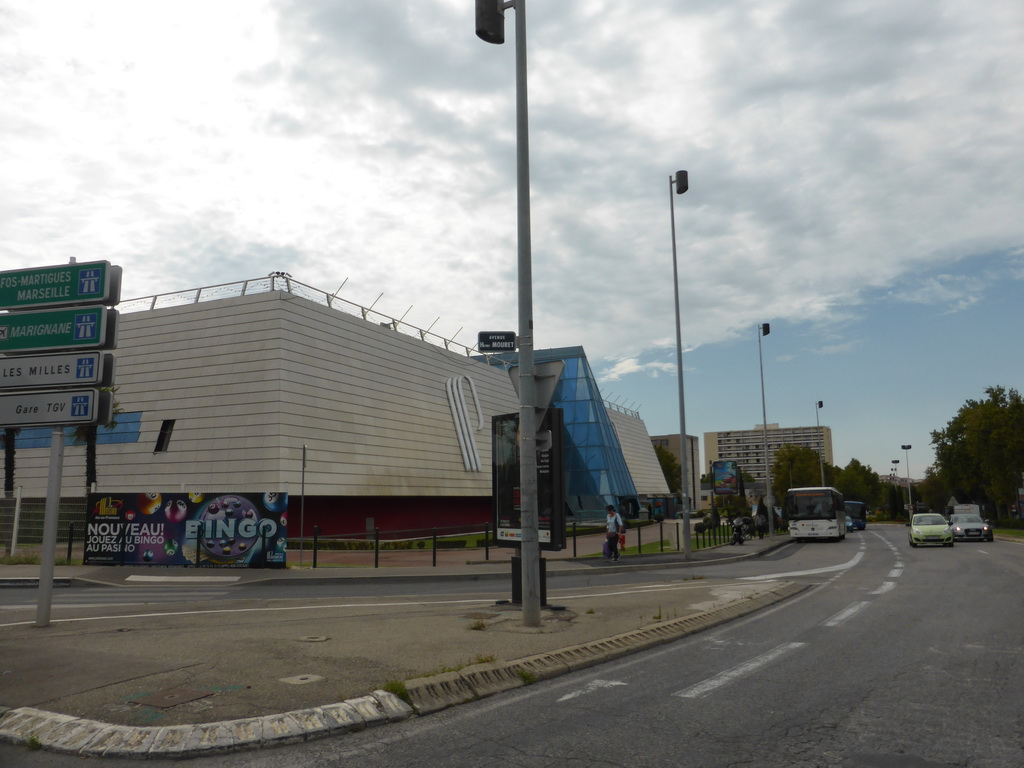 Northeast side of the Pasino Casino at the crossing of the Avenue Max Juvénal and the Avenue Henri Mouret, viewed from our rental car to Marseille Provence Airport