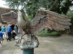 Bird statue at the Vogelpark Avifauna zoo