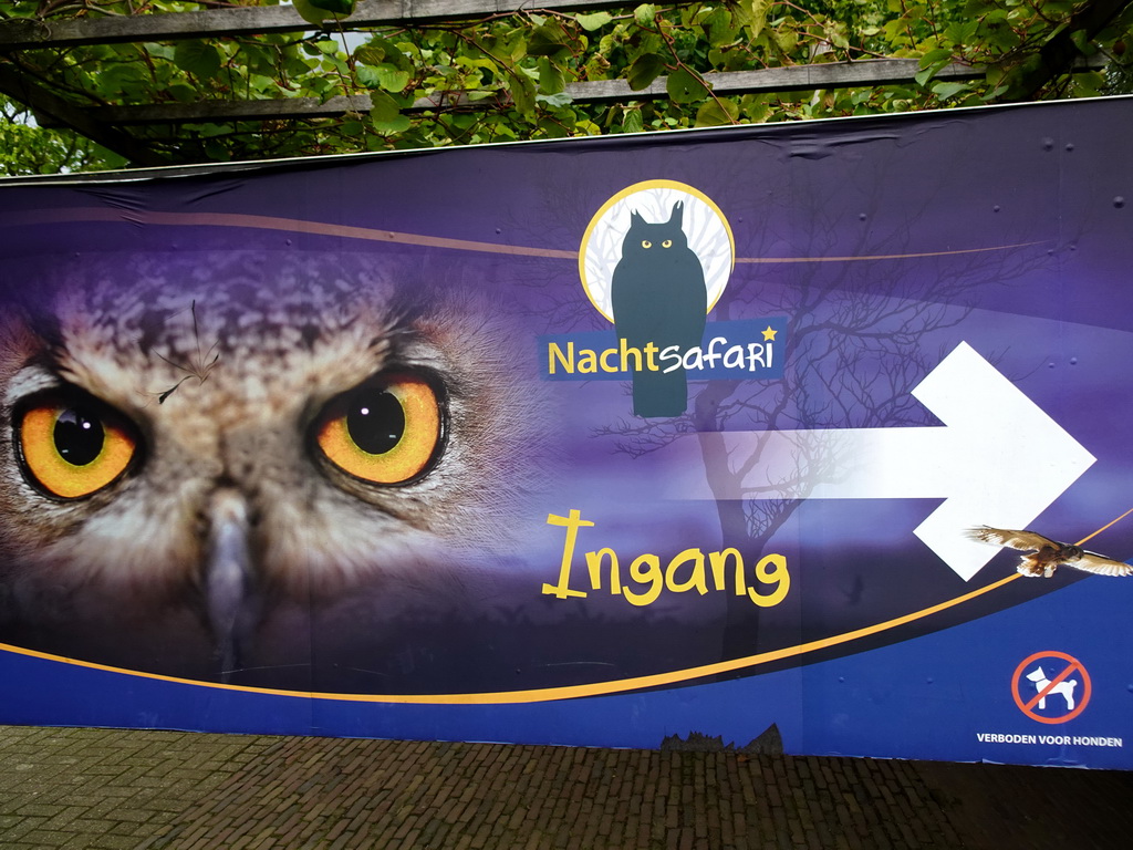Poster at the entrance to the Night Safari building at the Vogelpark Avifauna zoo