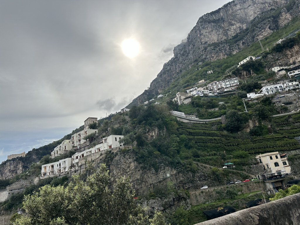 Houses at the west side of town, viewed from the rental car on the Via Giovanni Augustariccio street