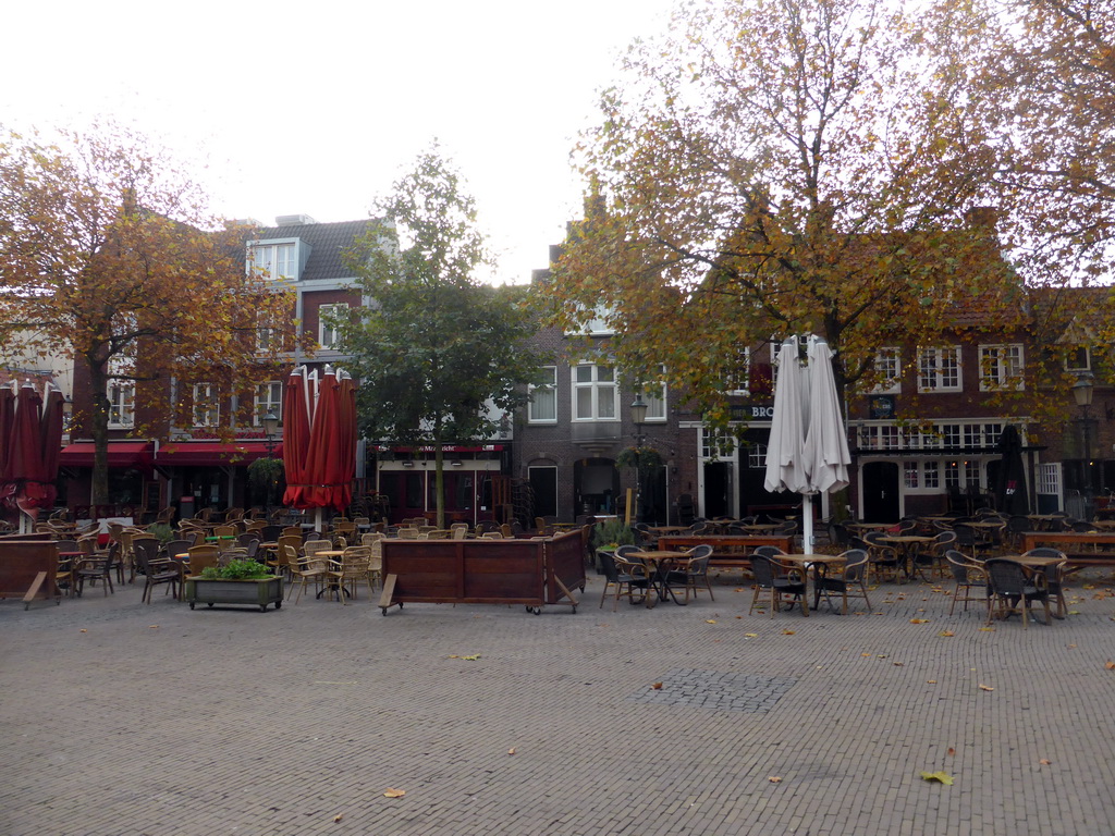 Restaurants at the Lieve Vrouwekerkhof square