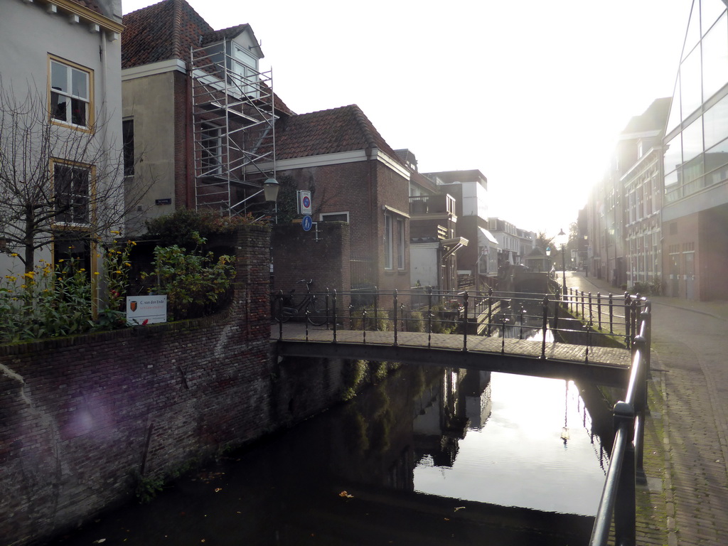 Pedestrian bridge over the Langegracht canal