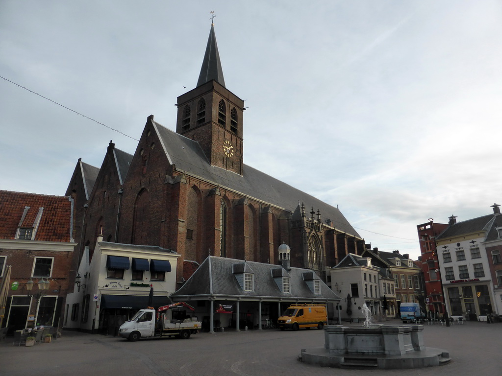 The Hof square with the Stadsbron fountain and the Sint-Joriskerk church