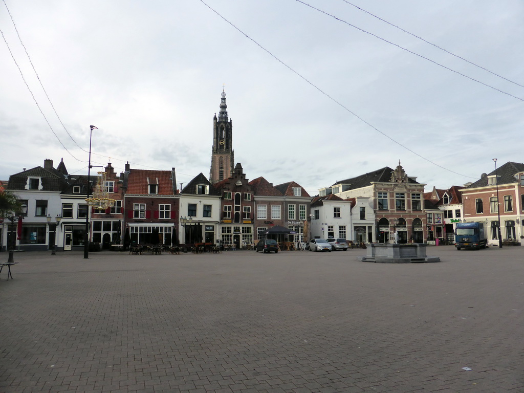The Hof square with the Stadsbron fountain and the Onze Lieve Vrouwetoren tower