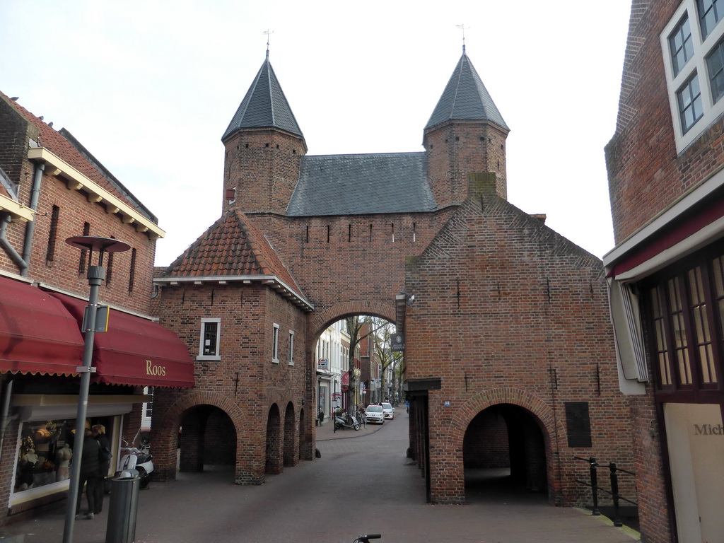 The west side of the Kamperbinnenpoort gate at the east end of the Langestraat street