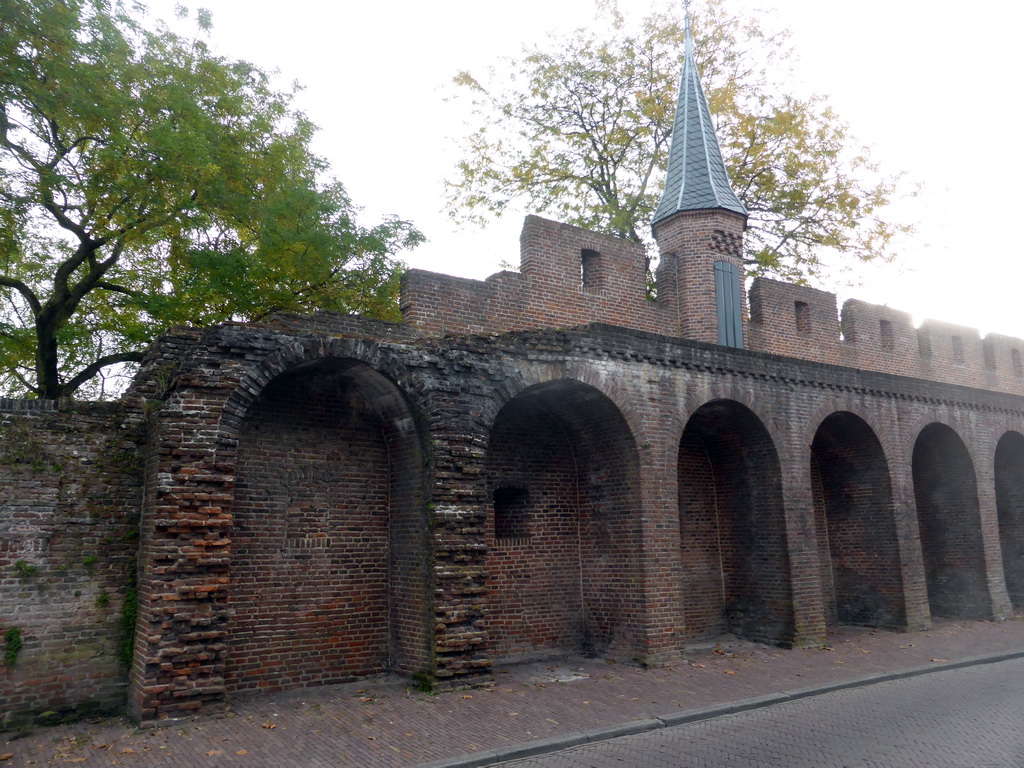 City wall with tower at the Achter de Kamp street