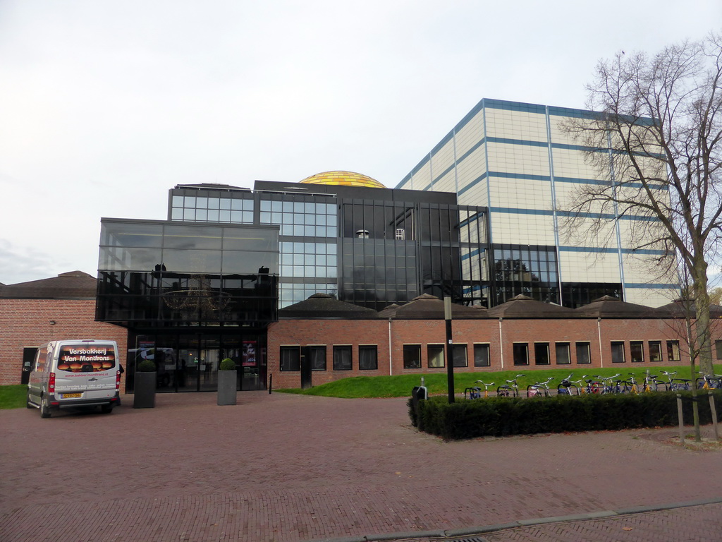 Front of the Flint Theatre at the Coninckstraat street