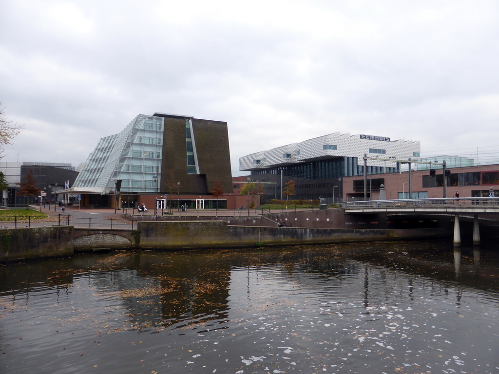 The Eem river and the Eemplein square with the Eemhuis building, viewed from the Grote Spui street