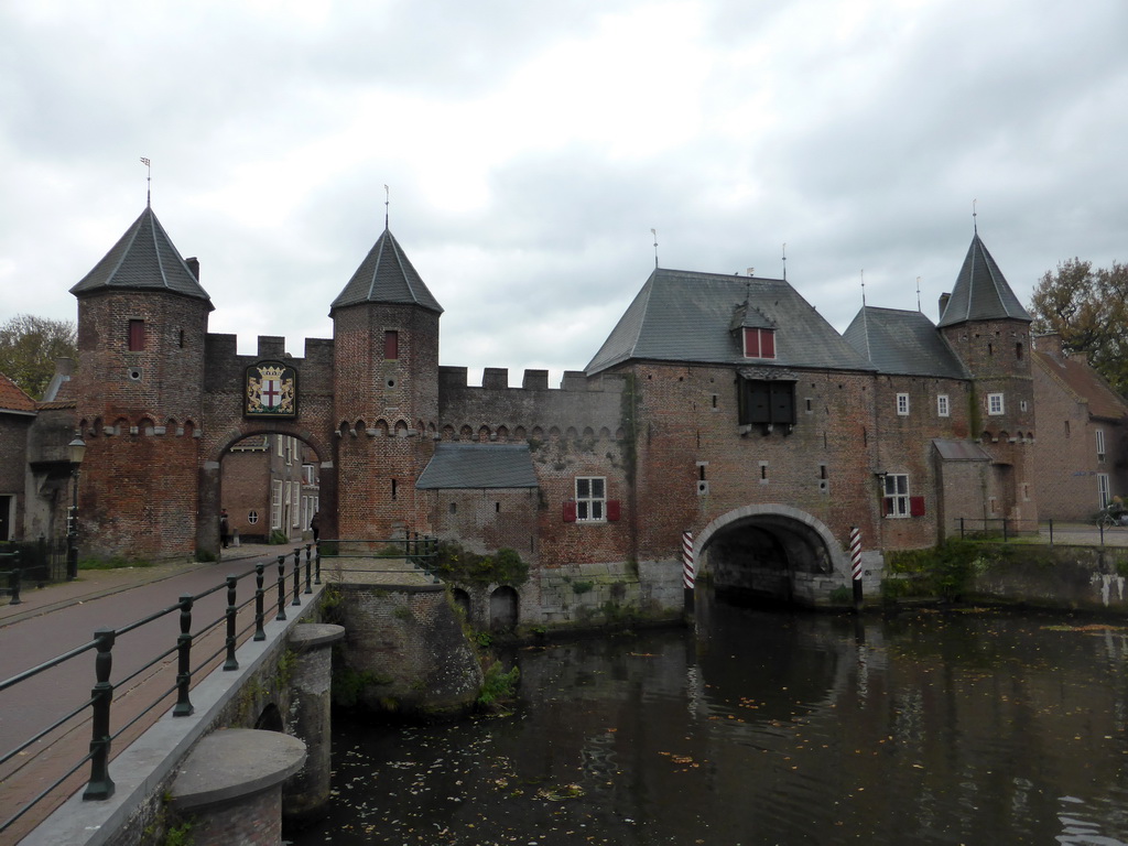 The Eem river and the front of the Koppelpoort gate