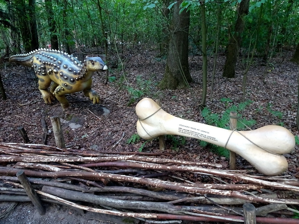 Scelidosaurus statue at the DinoPark at the DierenPark Amersfoort zoo, with explanation