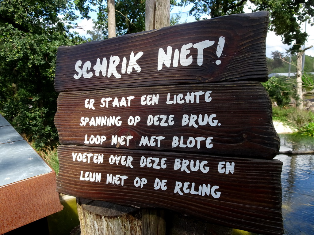 Sign at the bridge to the island with the Ring-tailed Lemurs at the DierenPark Amersfoort zoo