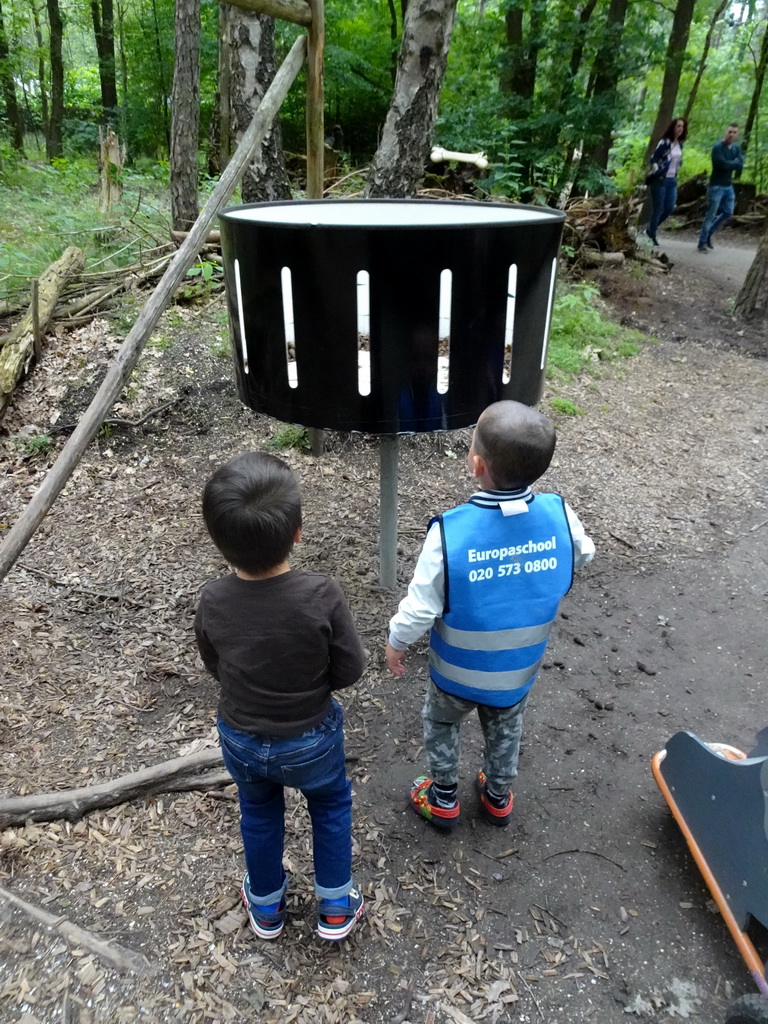 Max with a rotating image at the DinoPark at the DierenPark Amersfoort zoo