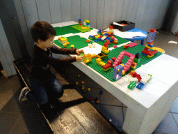 Max playing with Duplo at the Restaurant Buitenplaats at the DierenPark Amersfoort zoo