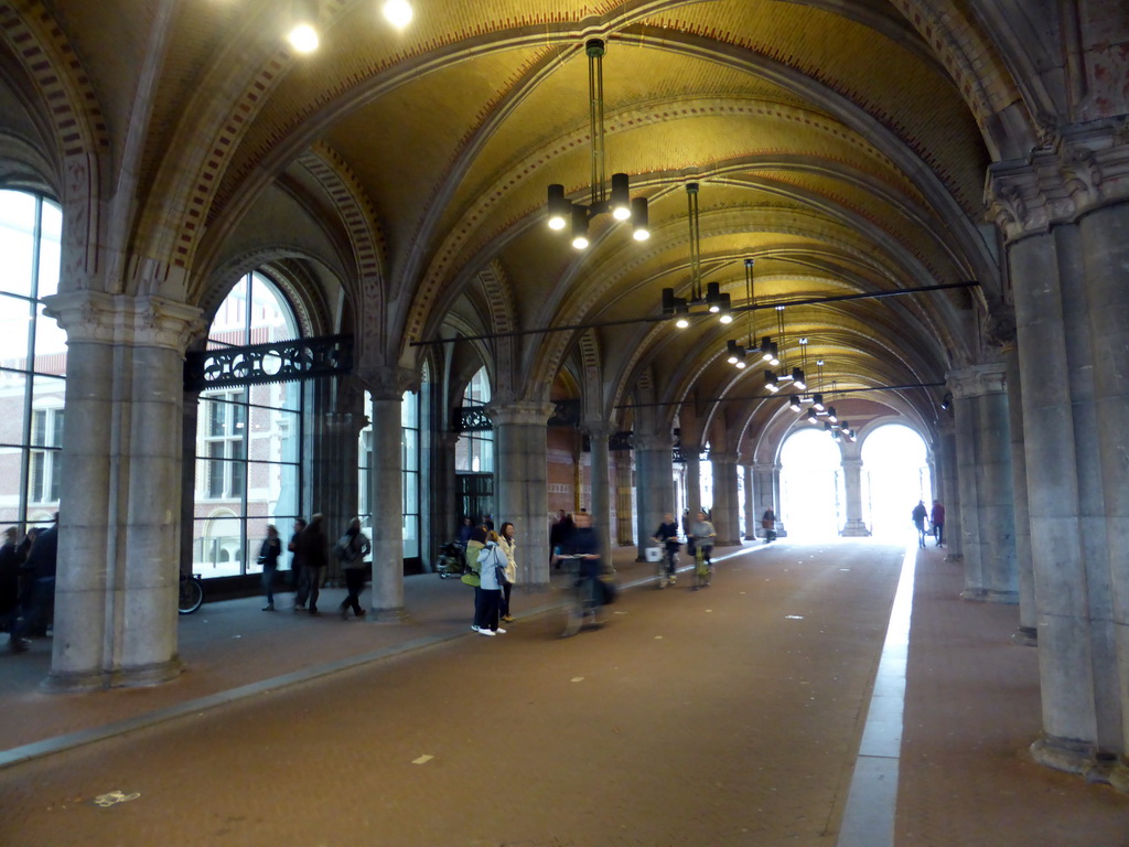 Bicycle path through the Rijksmuseum