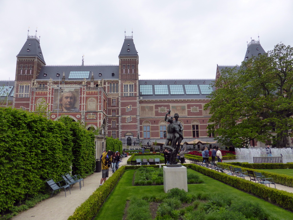 Gardens with statue at the southeast side of the Rijksmuseum