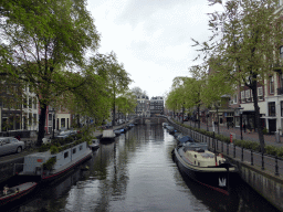 Boats in the Spiegelgracht canal, viewed from the bridge at the crossing of the Lijnbaansgracht canal and the Spiegelgracht canal