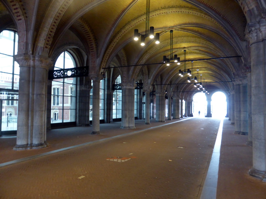 Bicycle path through the Rijksmuseum