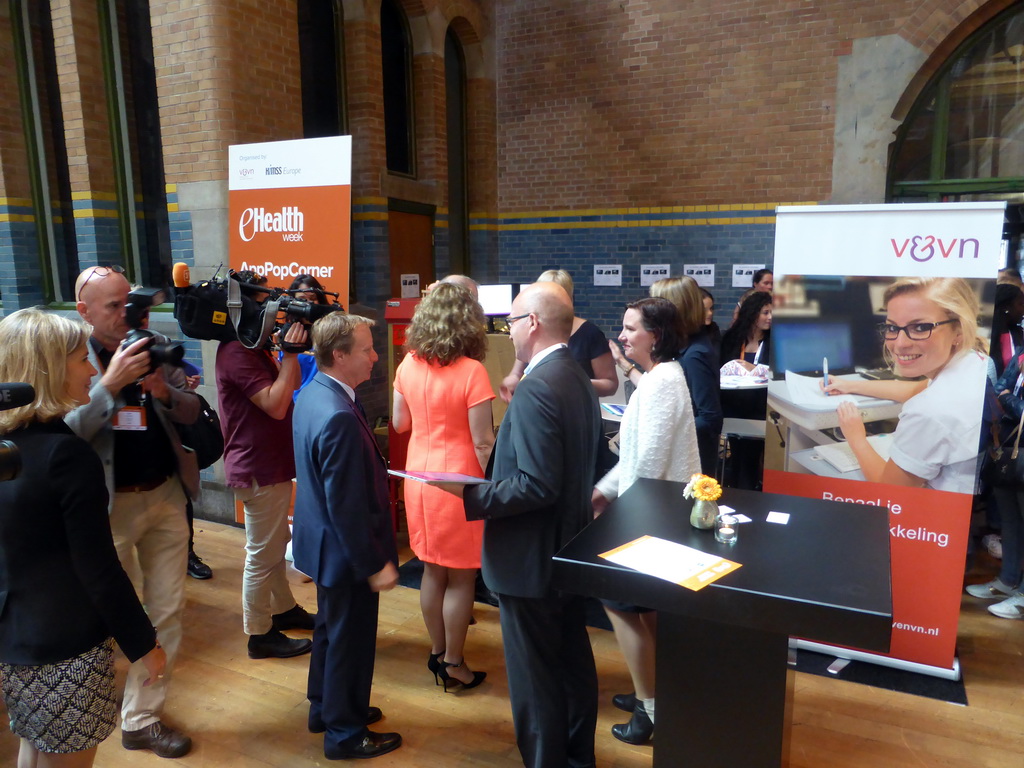 Edith Schippers and other people at the App PopCorner at the Grote Zaal room of the Beurs van Berlage conference center