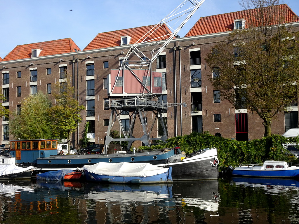 Houses and boats in the Entrepotdok canal, viewed from the Royal Artis Zoo