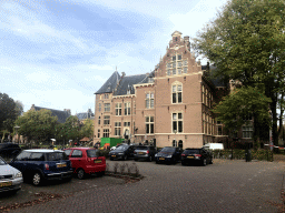 The southeast side of the Tropenmuseum at the Linnaeusstraat street, viewed from the parking lot