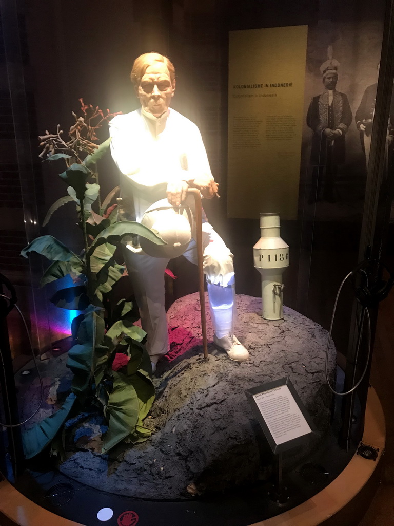 Statue of Jacob Theodoor Cremer at the Indonesia exhibition at the First Floor of the Tropenmuseum, with explanation