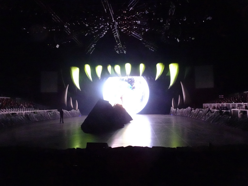 Actor at the stage of the Ziggo Dome, during the `Walking With Dinosaurs - The Arena Spectacular` show