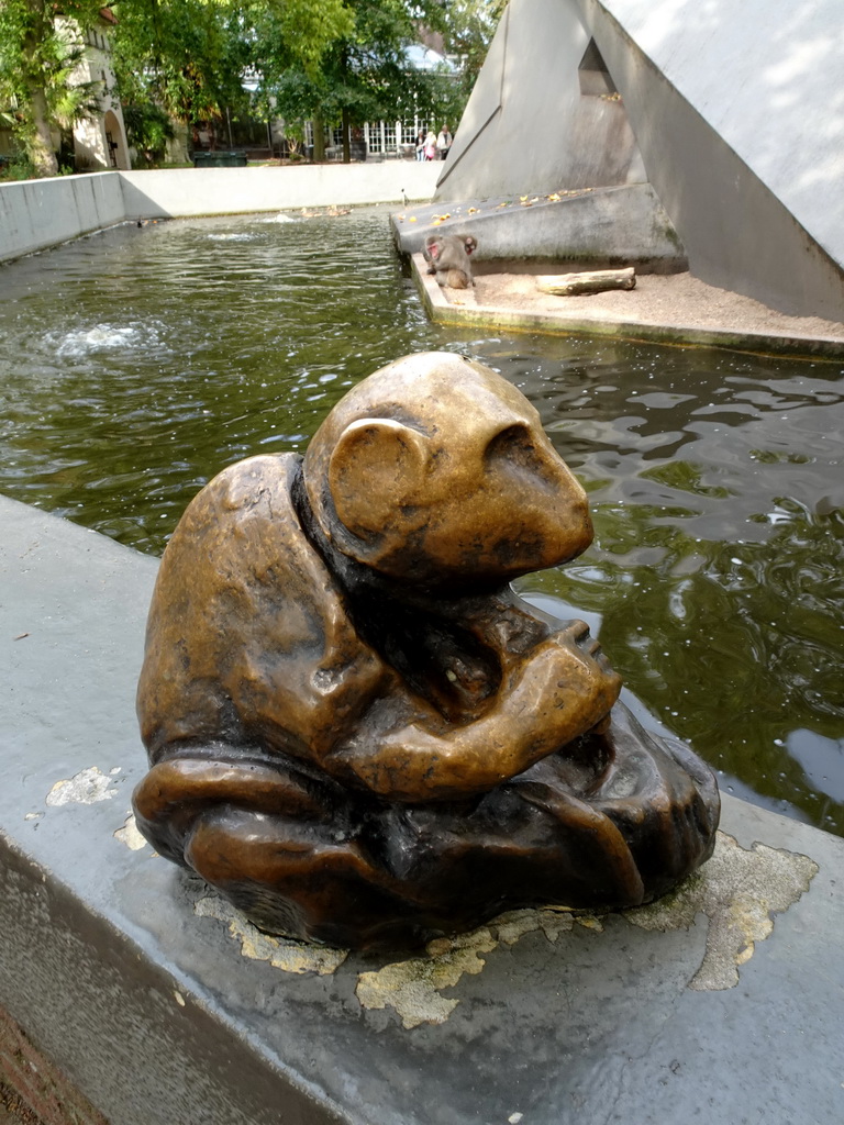 Monkey statue in front of the Japanese Macaques at the Royal Artis Zoo
