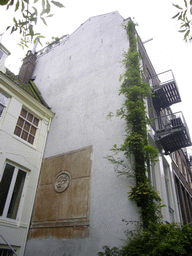 Wall with relief at the garden of the Brouwersgracht 33 house