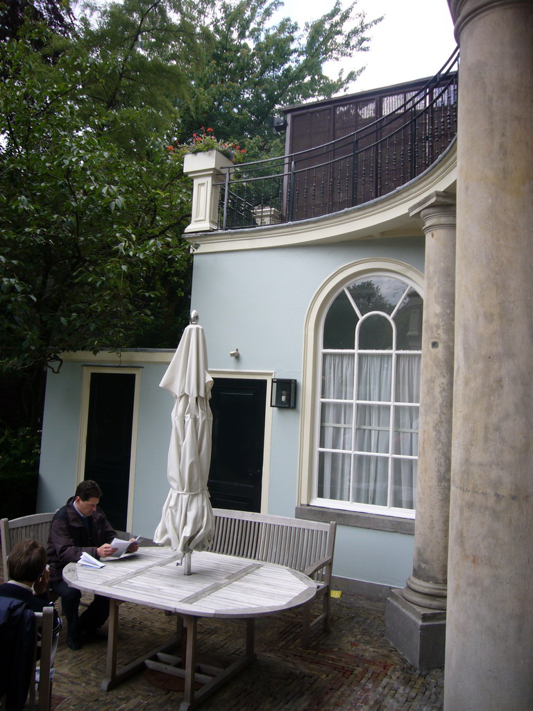 Terrace of the Huis met de Kolommen building