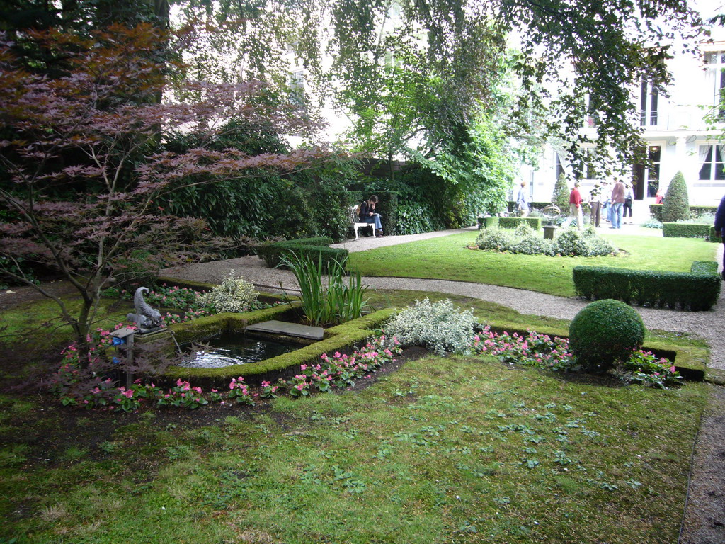 Garden of the Huis met de Kolommen building