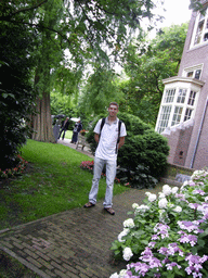 Tim at the garden of a building at the Herengracht street