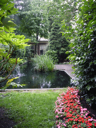 Pond at the garden of a building at the Herengracht street