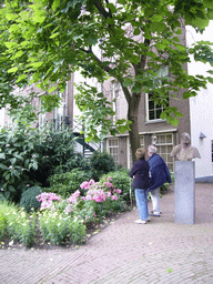 Bust at the garden of a building at the Herengracht street