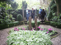 Statues at the garden of the Keizersgracht 633 building