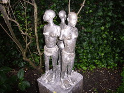 Statues at the garden of the Keizersgracht 633 building