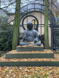 Buddha statue at the Japanse Paradijs Tuin garden at the Royal Artis Zoo
