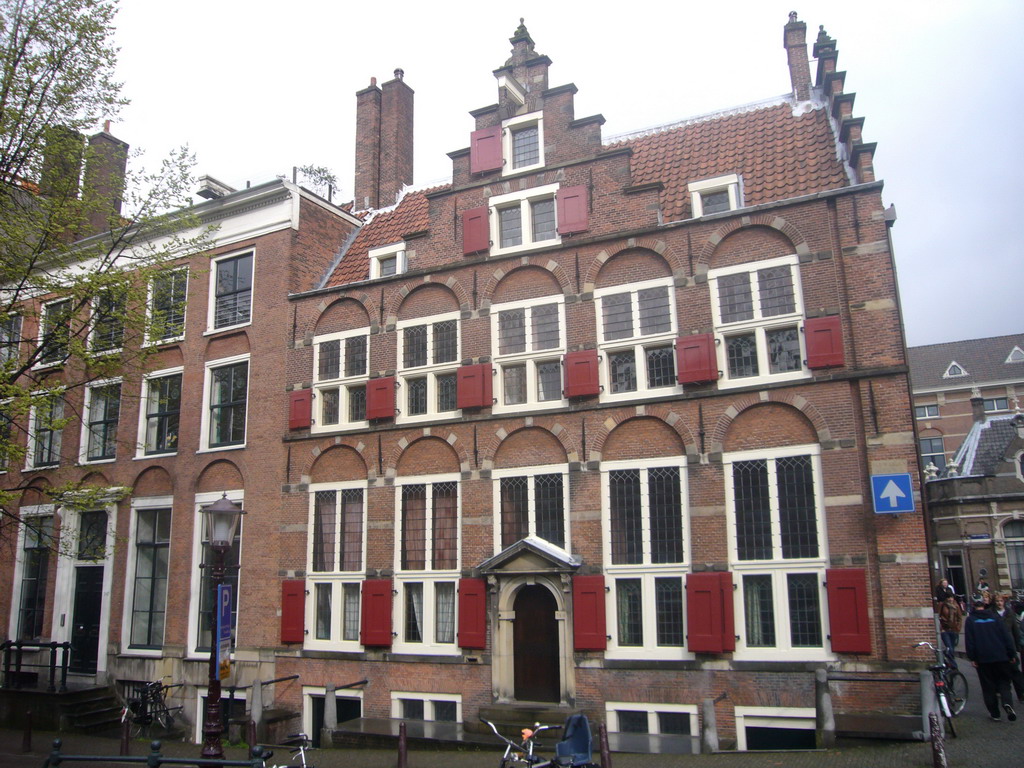 House at the Oudezijds Voorburgwal street and canal