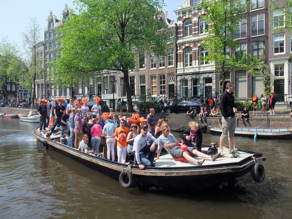 Tour boat at the Singel canal